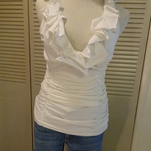 Cabi Low Cut white Sleeveless ruffle top S - Picture 5 of 8